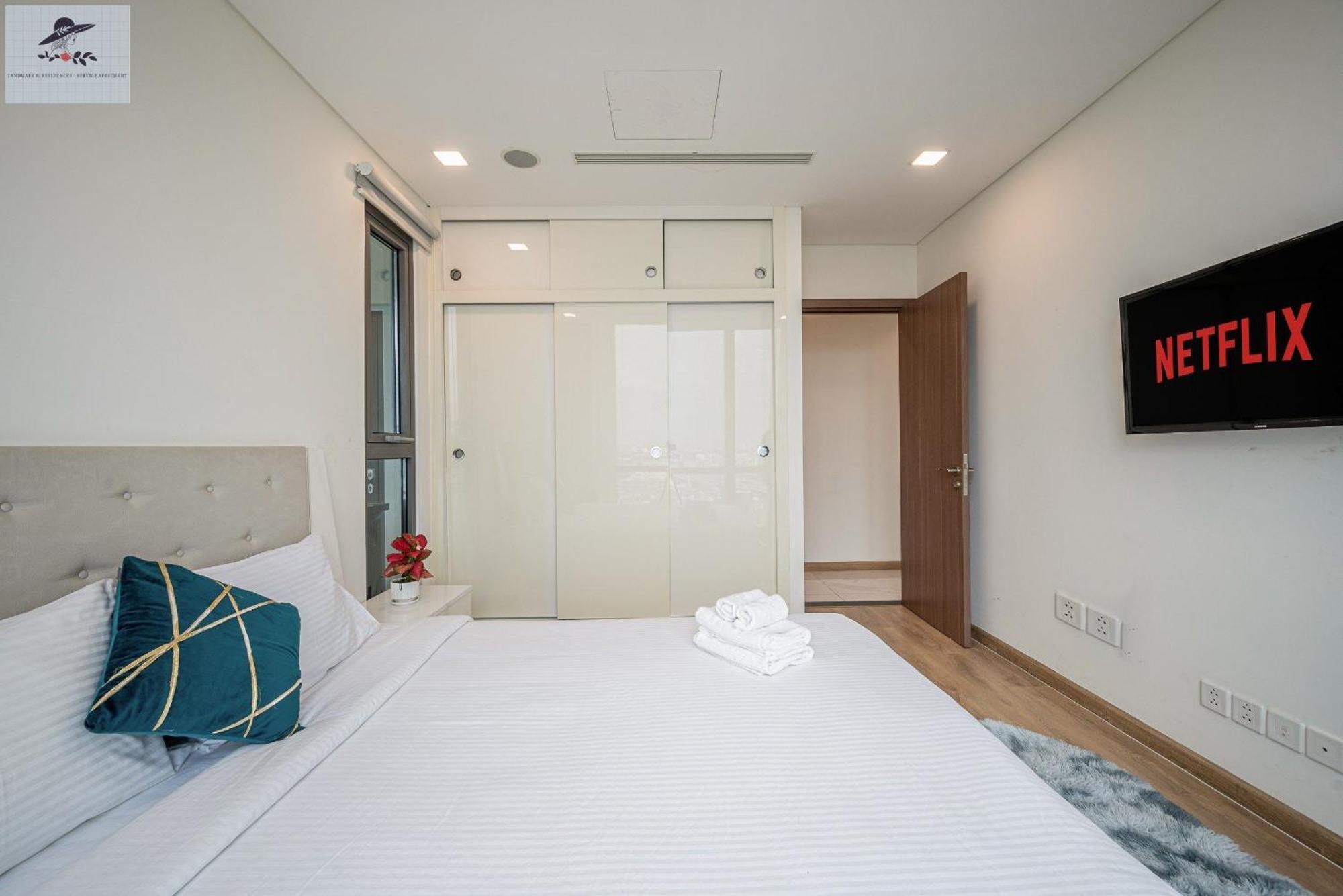 Apartment Landmark 81 Residences - Service Apartment
