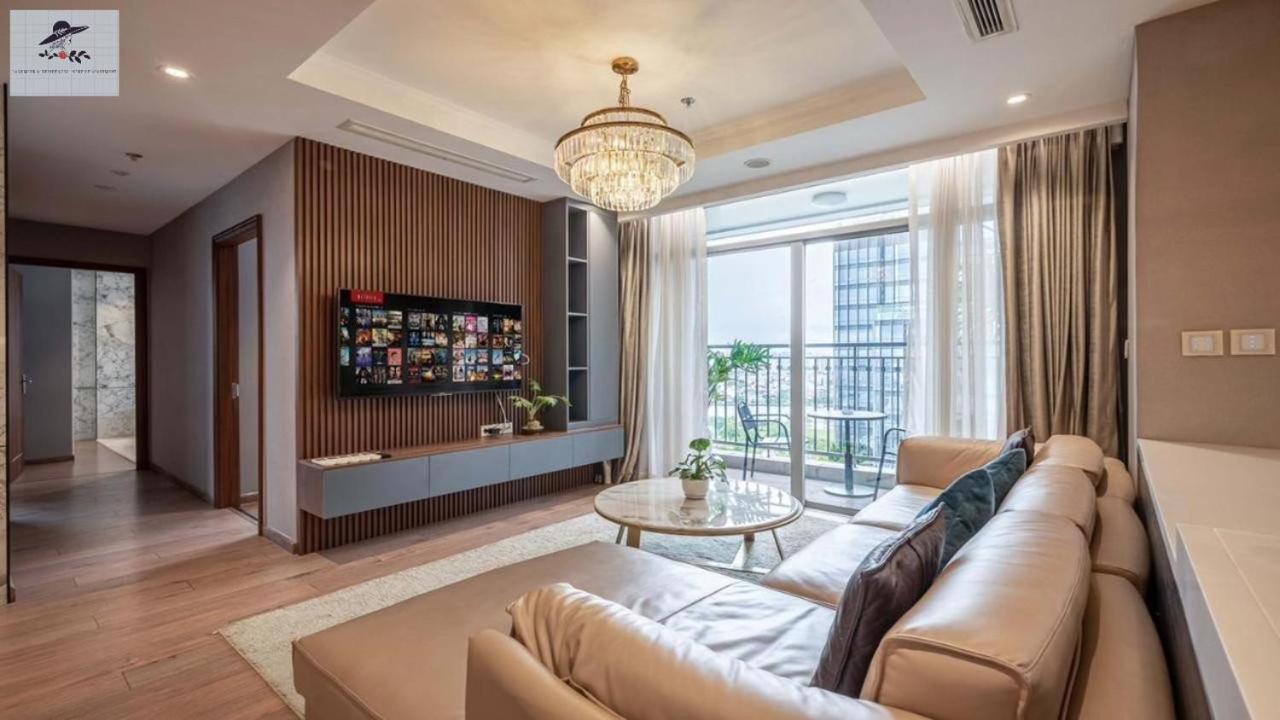 Apartment Landmark 81 Residences - Service Apartment